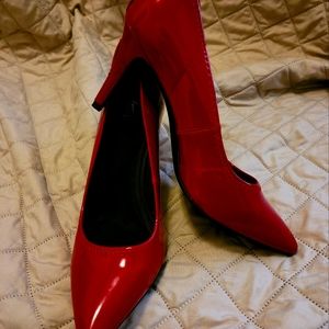 Simply Vera/Vera Wang USW10 Red Stilettos